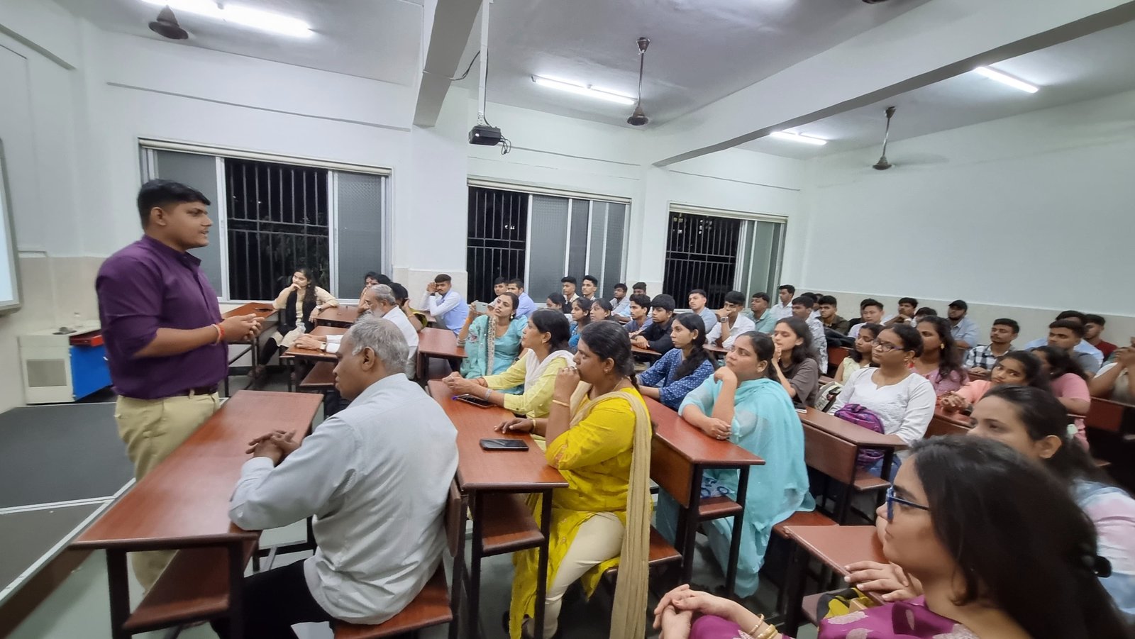 Chembur Karnataka Night College Sharing and Caring